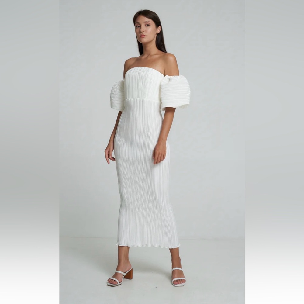 L’Idee Sirene - bridal Elegant White Pleated Dress